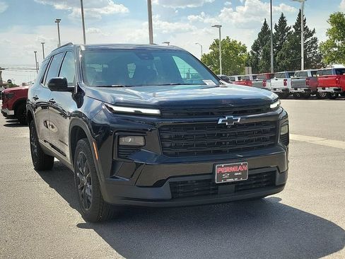 New 2026 Chevrolet Traverse LT w/ Midnight/Sport Edition FWD image 2