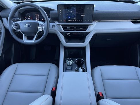 New 2026 Ford Explorer Active w/ Active Comfort Package image 2