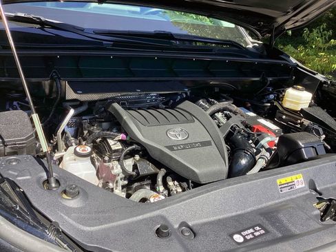 Used 2023 Toyota Highlander LE FWD image 20