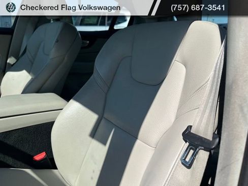 Used 2020 Volvo S60 T5 Momentum FWD image 21
