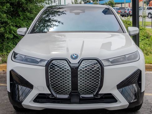 Used 2024 BMW iX xDrive50 w/ Sport Package AWD/4WD image 2