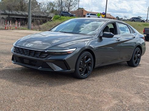 New 2026 Hyundai Elantra SEL Sport image 3