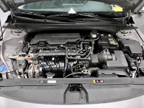 Used 2024 Hyundai Elantra SEL FWD image 17