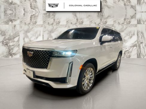 Used 2024 Cadillac Escalade Premium Luxury w/ Performance Package image 1