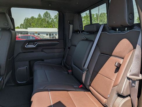New 2026 GMC Sierra 3500 Denali w/ Denali Reserve Package AWD/4WD image 23