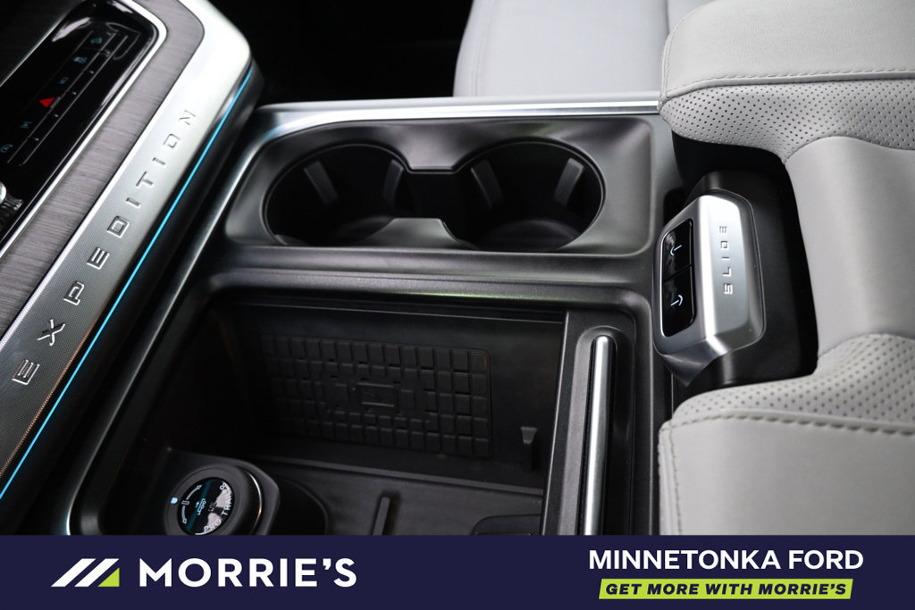 Used 2025 Ford Expedition Max Platinum w/ Platinum Ultimate Package AWD/4WD image 33