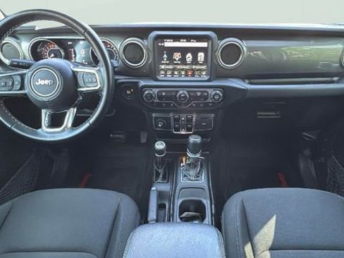 Used 2021 Jeep Gladiator Overland AWD/4WD image 12