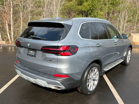 Used 2024 BMW X5 xDrive40i w/ Premium Package image 5