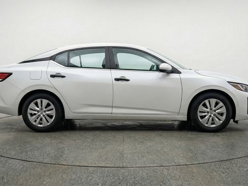 Used 2025 Nissan Sentra S FWD image 11