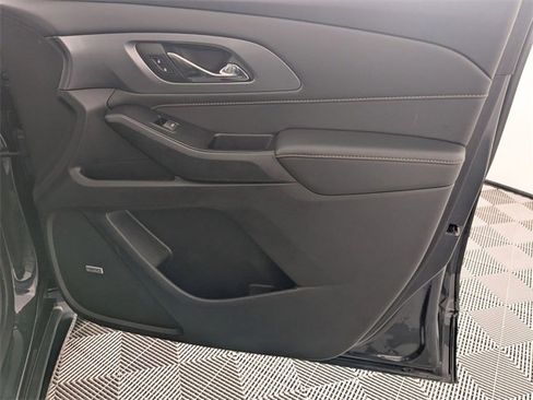 Used 2020 Chevrolet Traverse Premier image 37