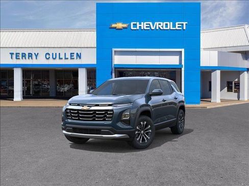 New 2026 Chevrolet Equinox LT image 8