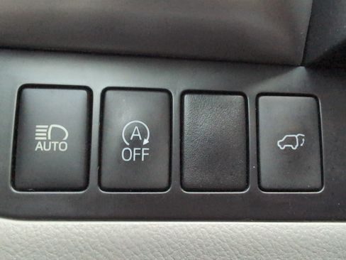 Used 2018 Toyota Highlander XLE AWD/4WD image 37