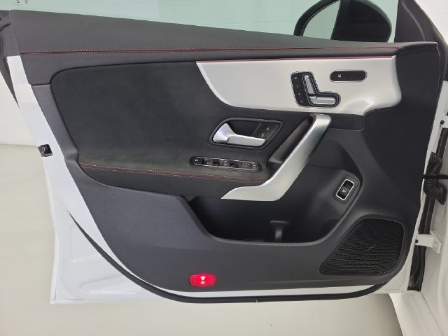 Used 2024 Mercedes-Benz CLA 250 4MATIC image 20