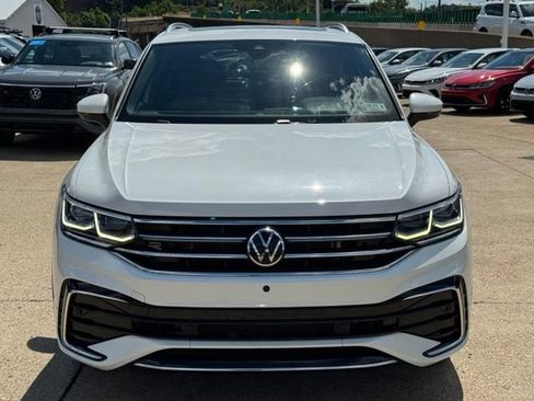 Used 2022 Volkswagen Tiguan SEL R-Line AWD/4WD image 9