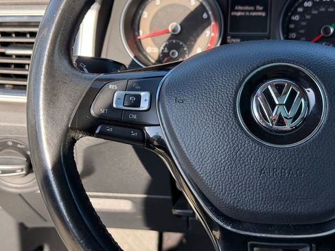 Used 2018 Volkswagen Atlas SEL w/ R-Line Package AWD/4WD image 15
