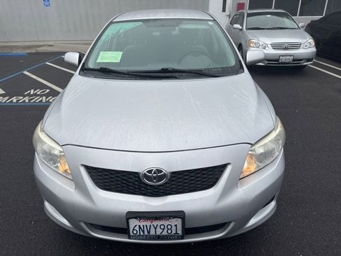 Used 2010 Toyota Corolla LE image 3