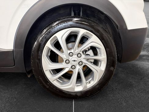 Used 2023 Chevrolet Bolt EUV LT w/ Comfort Package FWD image 31
