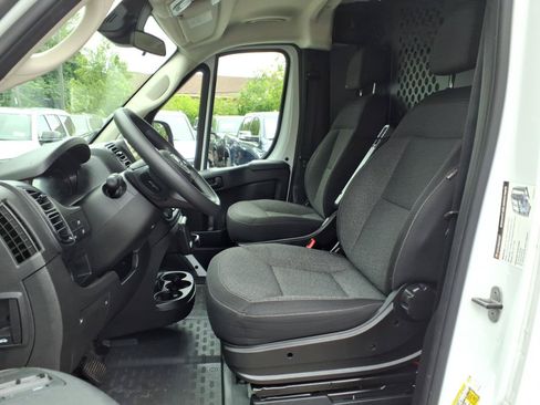 Used 2025 RAM ProMaster 2500 w/ U-Haul Equipment Group FWD image 15