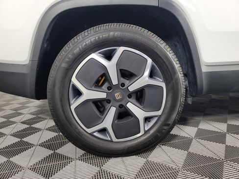 Used 2024 Rivian R1S Adventure AWD/4WD image 12