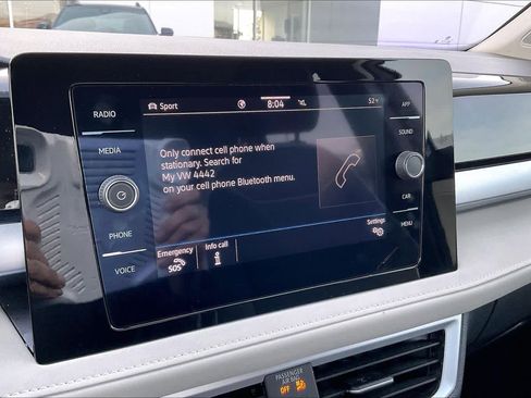 Used 2025 Volkswagen Taos SE image 33