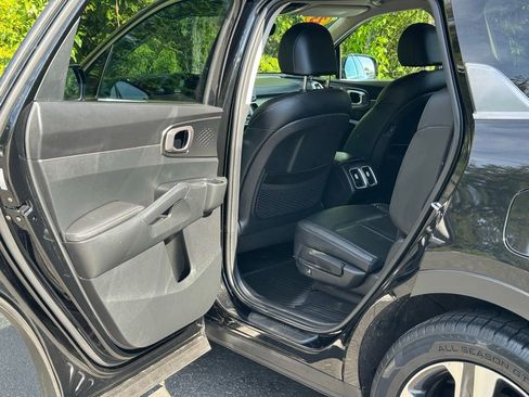 Used 2023 Kia Sorento EX AWD/4WD image 8
