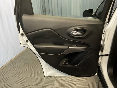 Certified 2019 Jeep Cherokee Limited image 26