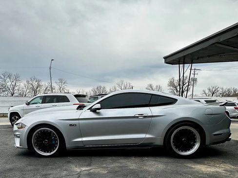 Used 2019 Ford Mustang GT Premium image 4