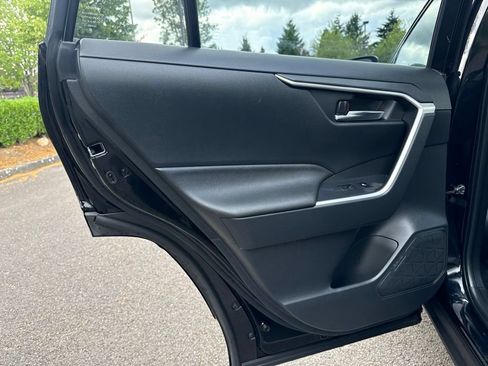 Used 2022 Toyota RAV4 SE w/ Weather & Moonroof Package AWD/4WD image 22