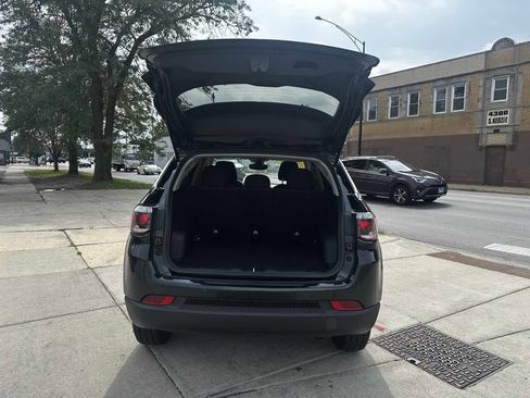 Used 2022 Jeep Compass Sport image 19