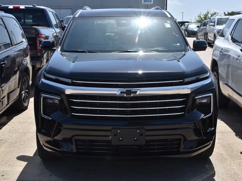 Used 2026 Chevrolet Traverse High Country w/ LPO, Floor Liner Package AWD/4WD image 3