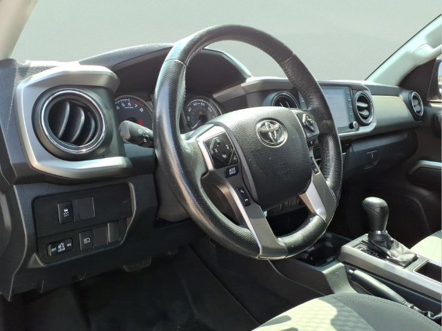 Used 2022 Toyota Tacoma SR5 AWD/4WD image 13