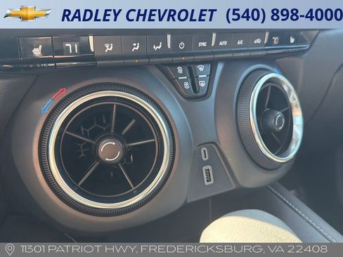 Certified 2025 Chevrolet Blazer LT FWD image 9