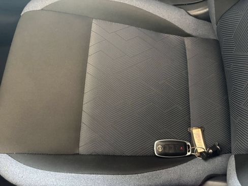 Used 2025 Nissan Versa SV FWD image 20