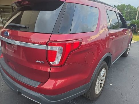 Used 2019 Ford Explorer XLT w/ Equipment Group 202A AWD/4WD image 6