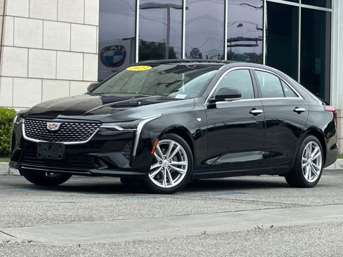 Used 2023 Cadillac CT4 Luxury w/ Cold Weather Package RWD image 8