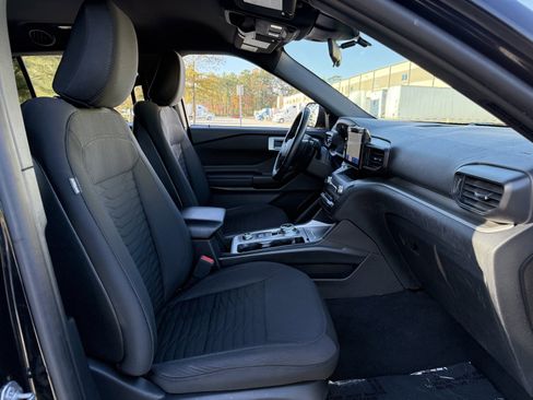 Used 2020 Ford Explorer XLT image 34