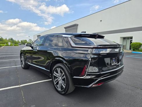Used 2024 Cadillac Lyriq Luxury w/ LPO, Floor Liner Package AWD/4WD image 10