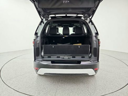 Used 2025 Land Rover Discovery Dynamic SE AWD/4WD image 19