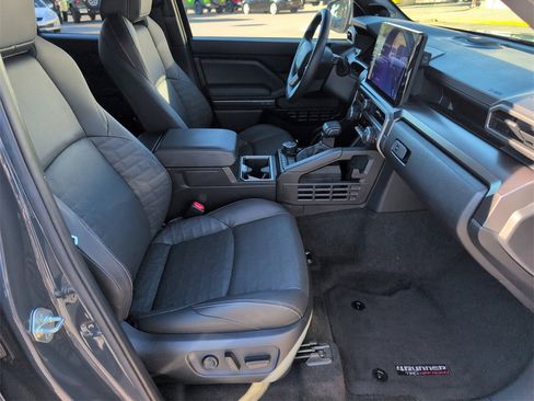 Used 2025 Toyota 4Runner TRD Off-Road Premium image 32