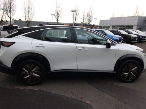 Used 2023 Nissan Ariya FWD image 2