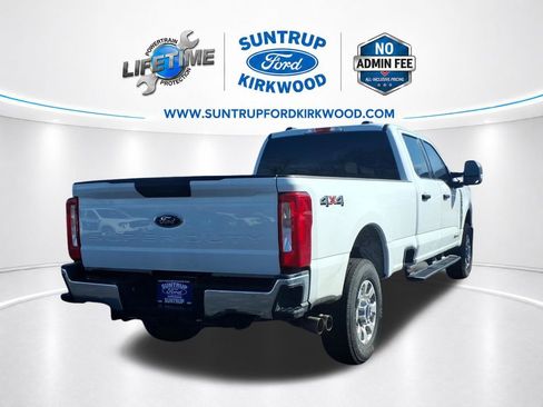 Used 2024 Ford F250 XLT AWD/4WD image 3