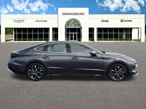 Used 2025 Hyundai Sonata SEL FWD image 10