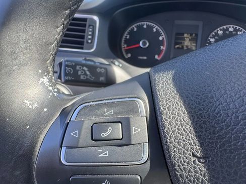 Used 2011 Volkswagen Jetta SE image 28