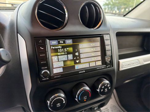 Used 2016 Jeep Compass High Altitude image 19