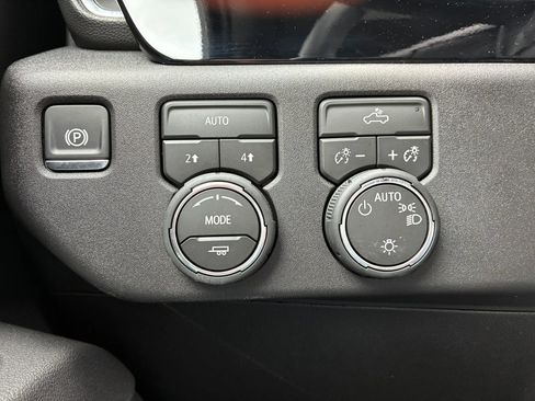 Used 2026 Chevrolet Silverado 1500 LT image 13