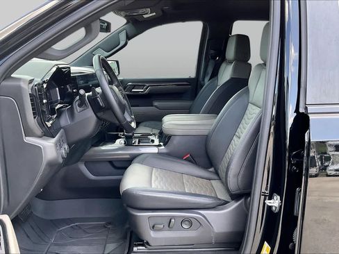 Used 2024 Chevrolet Silverado 1500 ZR2 AWD/4WD image 8