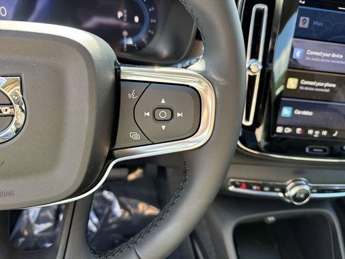 New 2025 Volvo XC40 B5 Core w/ Protection Package Premier image 21