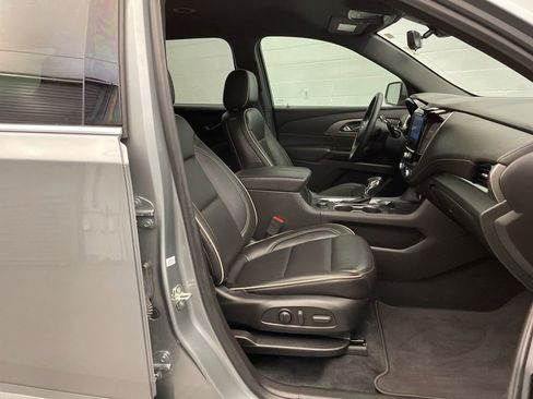 Used 2023 Chevrolet Traverse Premier image 29