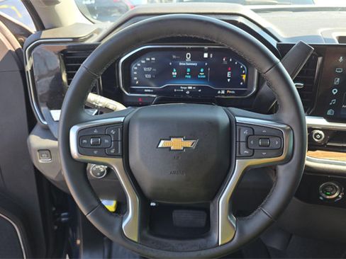 Used 2023 Chevrolet Silverado 1500 LT AWD/4WD image 13