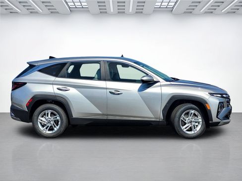 New 2026 Hyundai Tucson SE FWD image 3